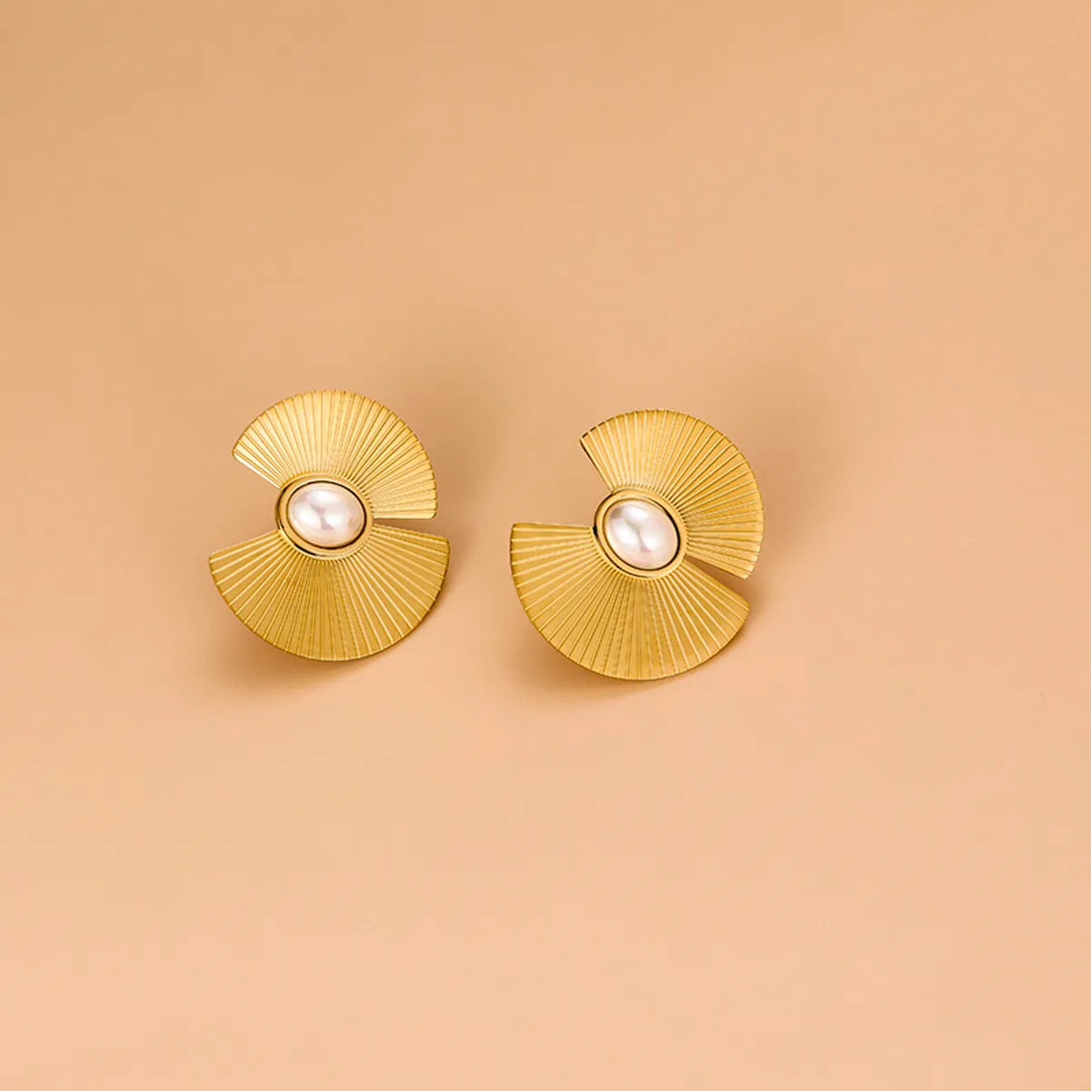 1 Pair Retro Scallop Flower Asymmetrical Stainless Steel Artificial Pearls Ear Studs