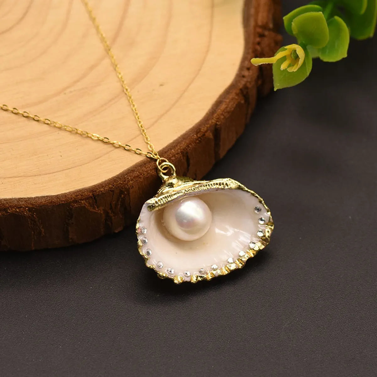 Retro Shell Copper Plating Inlay Pearl 18k Gold Plated Pendant Necklace