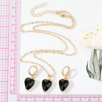 Retro Simple Black And White Zircon Geometric Peach Heart Earrings Necklace Wholesale