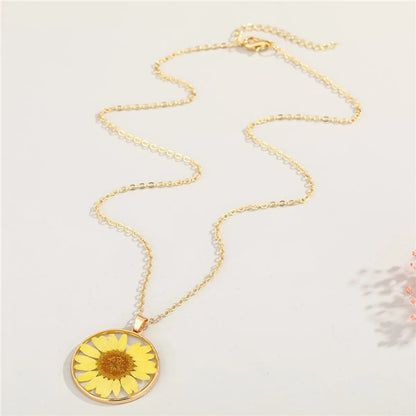 Retro Simple Daisy Pendant Resin Necklace