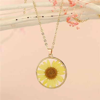 Retro Simple Daisy Pendant Resin Necklace