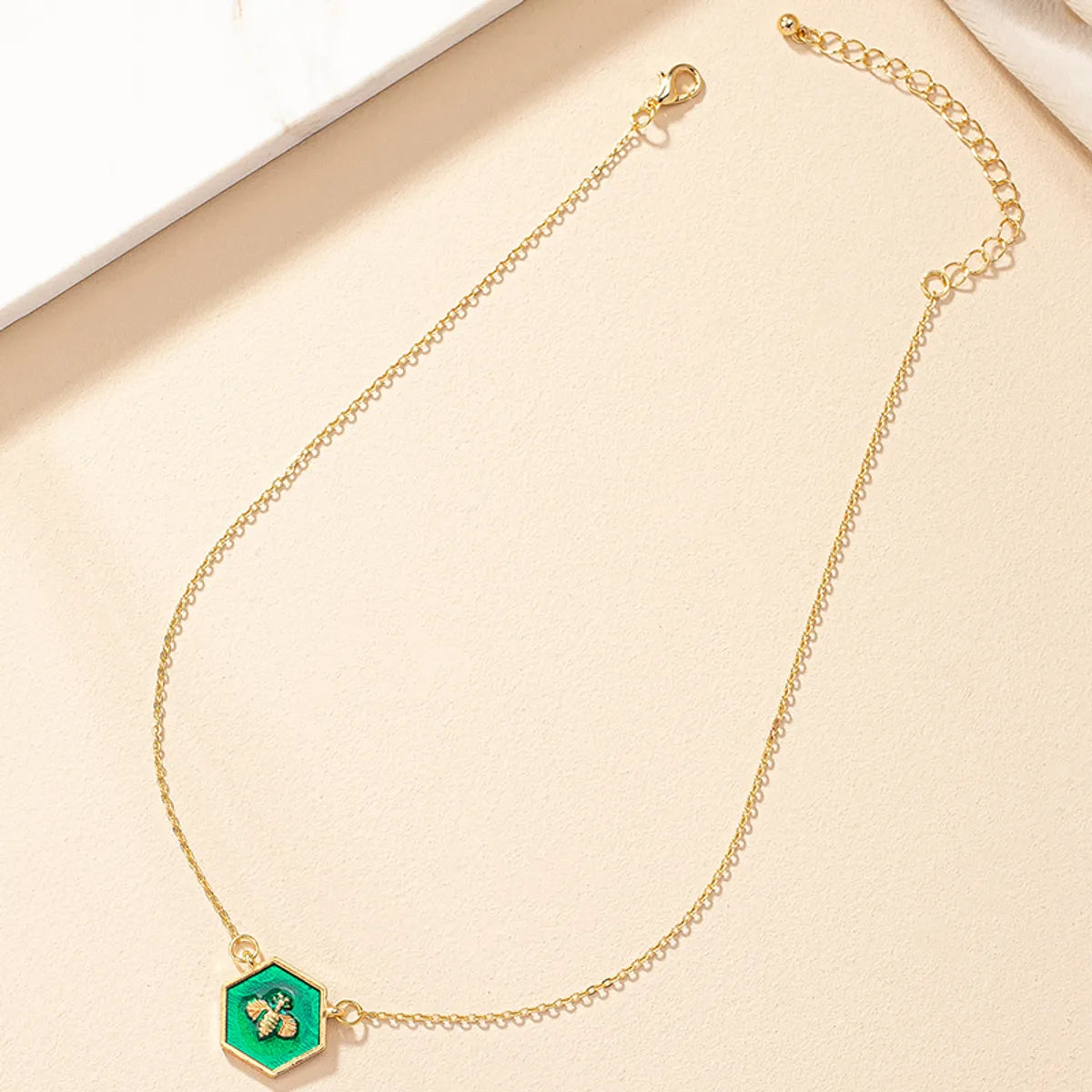 Retro Simple Style Bee Alloy Enamel Plating Women's Pendant Necklace