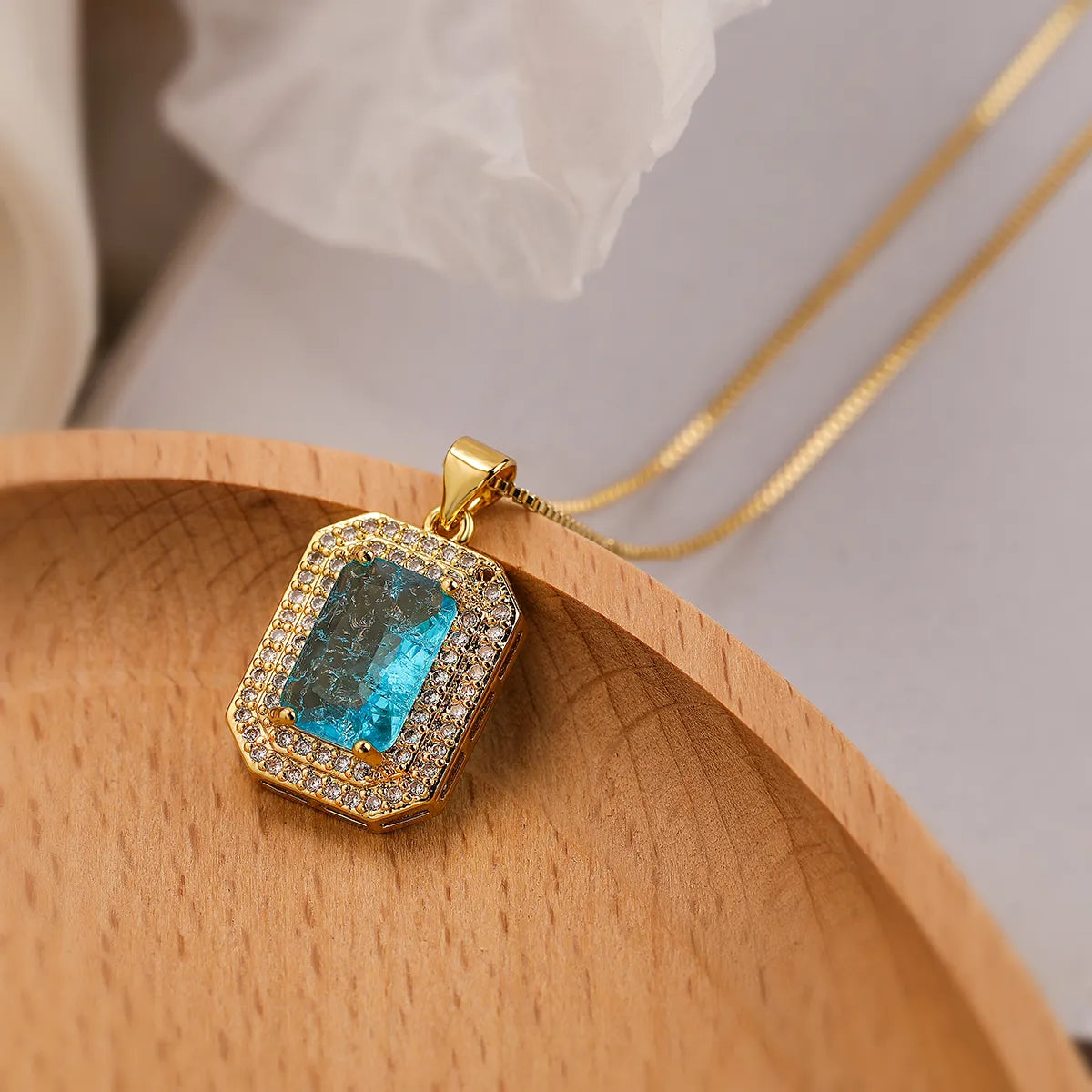 Retro Simple Style Geometric Copper 18k Gold Plated Zircon Pendant Necklace In Bulk