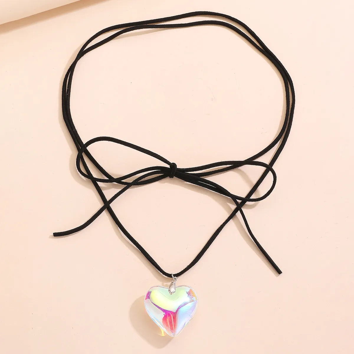 Retro Simple Style Heart Shape Mixed Materials Women'S Pendant Necklace