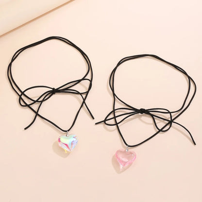 Retro Simple Style Heart Shape Mixed Materials Women'S Pendant Necklace