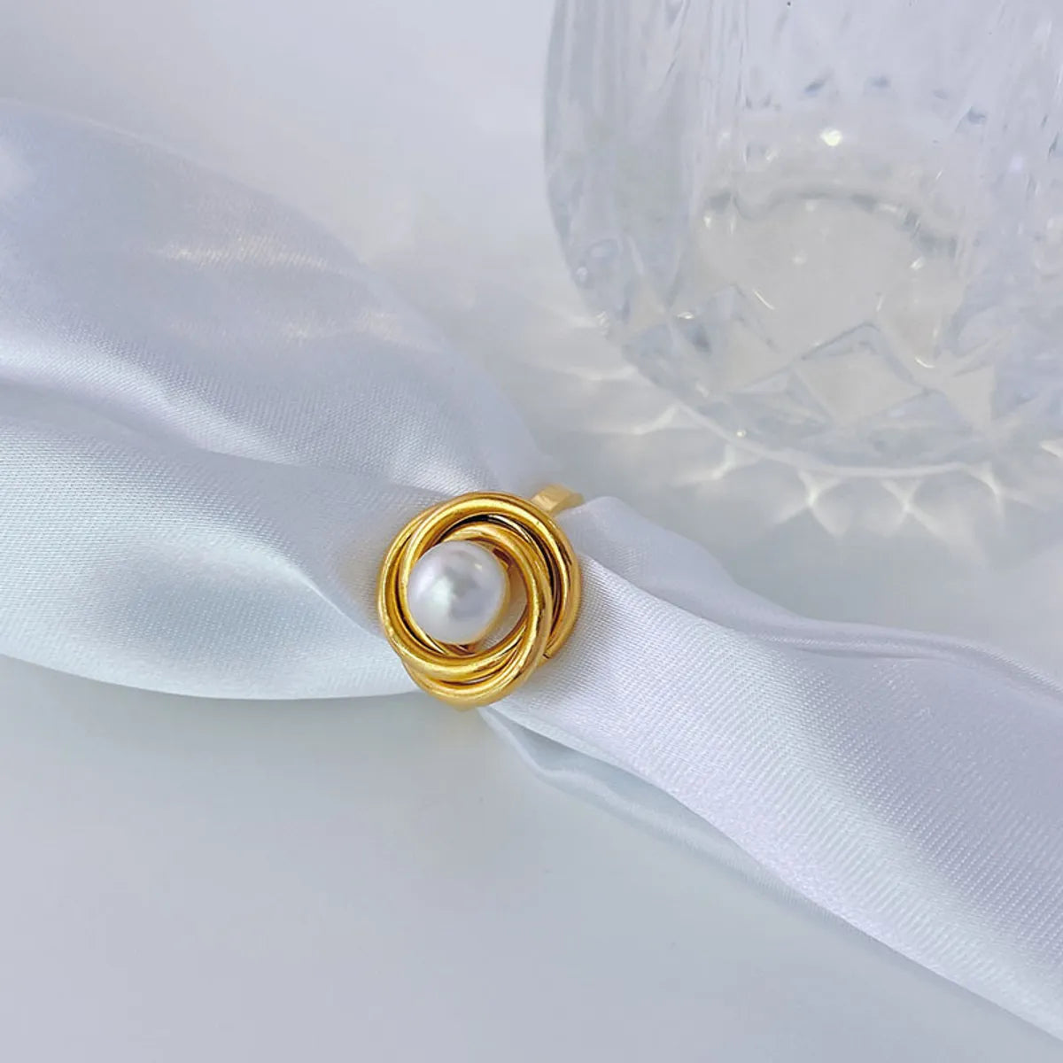 Titanium Steel 18K Gold Plated Retro Simple Style Plating Inlay Round Pearl Rings