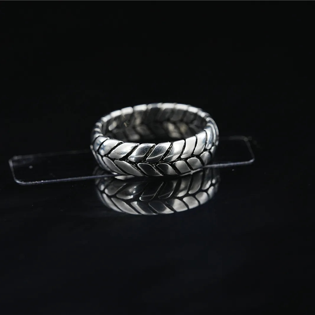 Retro Simple Style Solid Color Titanium Steel Irregular Plating Rings