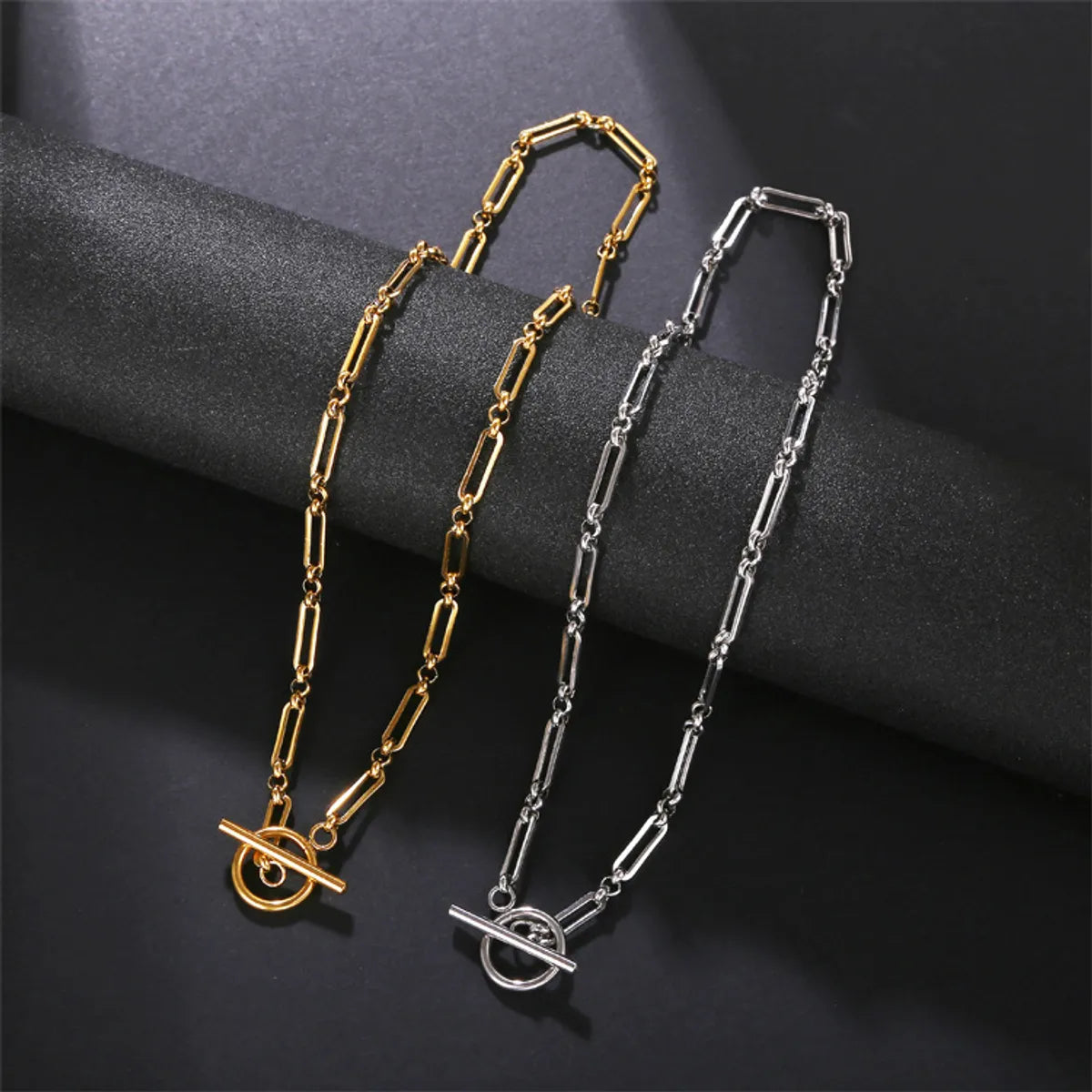 Retro Solid Color Stainless Steel Plating Gold Plated Pendant Necklace