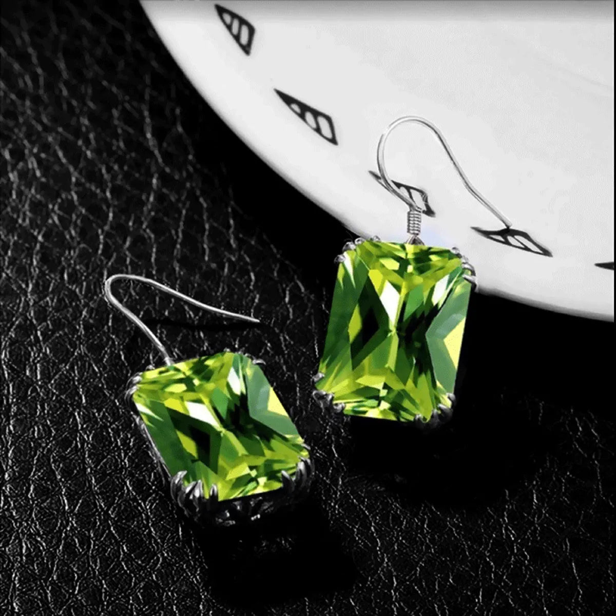 Retro Square Alloy Inlay Artificial Crystal Women's Earrings Necklace 1 Set