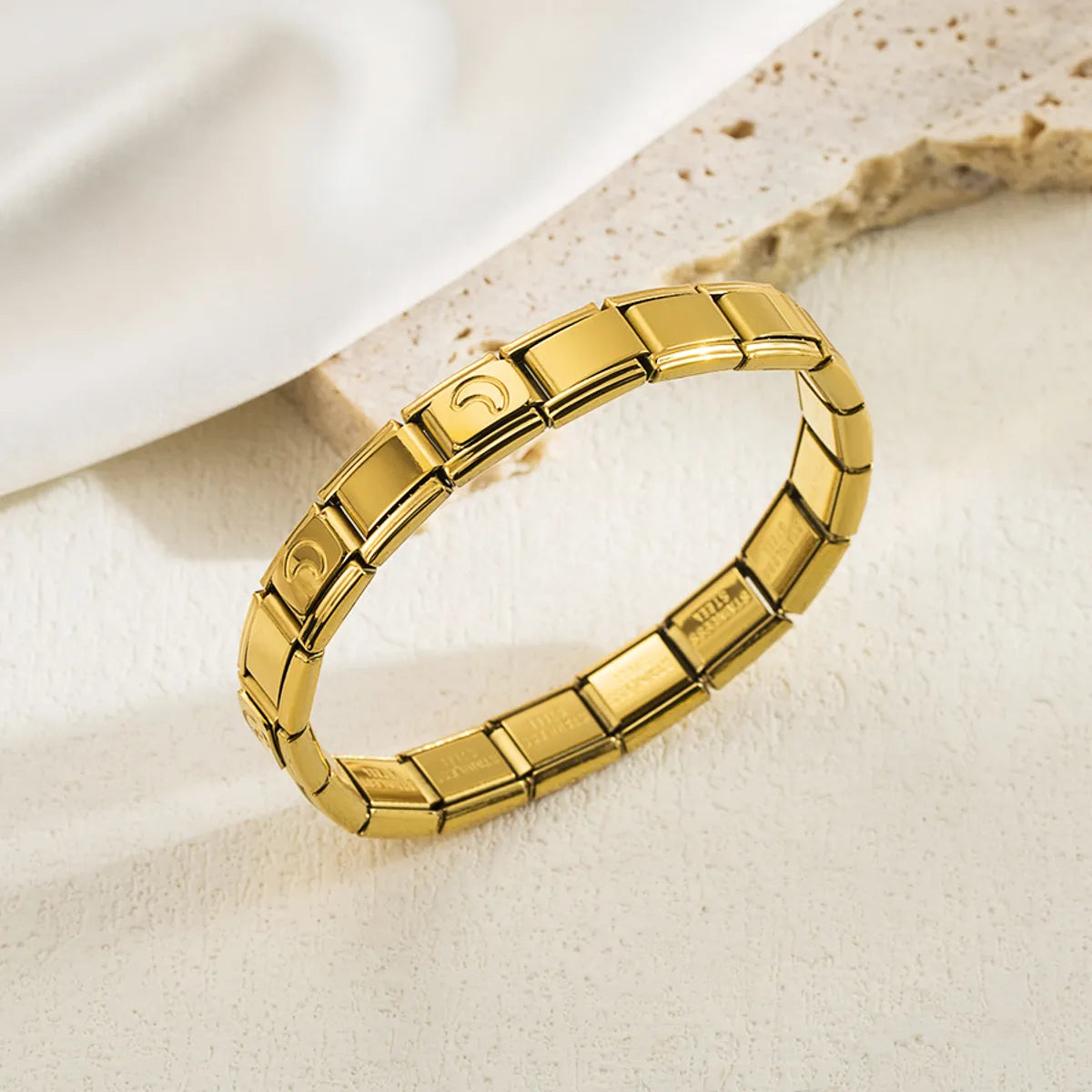 Retro Streetwear Solid Color Stainless Steel Plating 18k Gold Plated Bangle