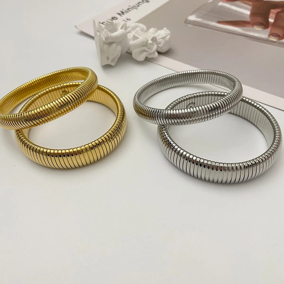 Retro Stripe Solid Color Alloy Plating Women's Bangle