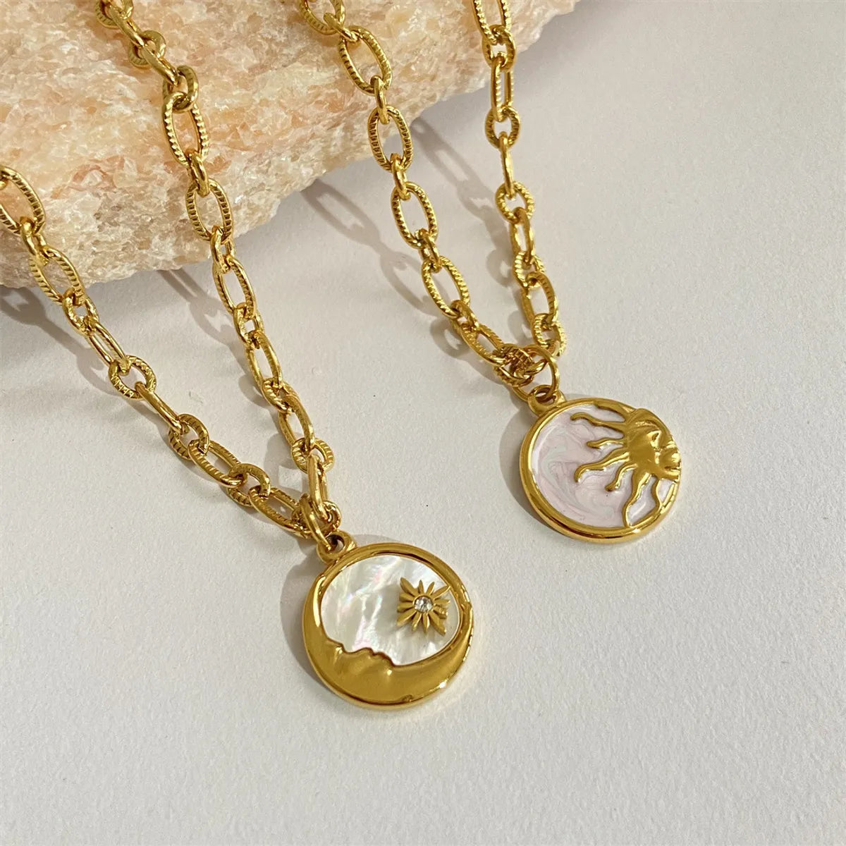 304 Stainless Steel 18K Gold Plated Retro Enamel Plating Sun Moon Shell Pendant Necklace