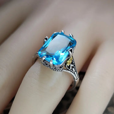 Retro Two-Tone Flower And Sapphire Ring Wholesale