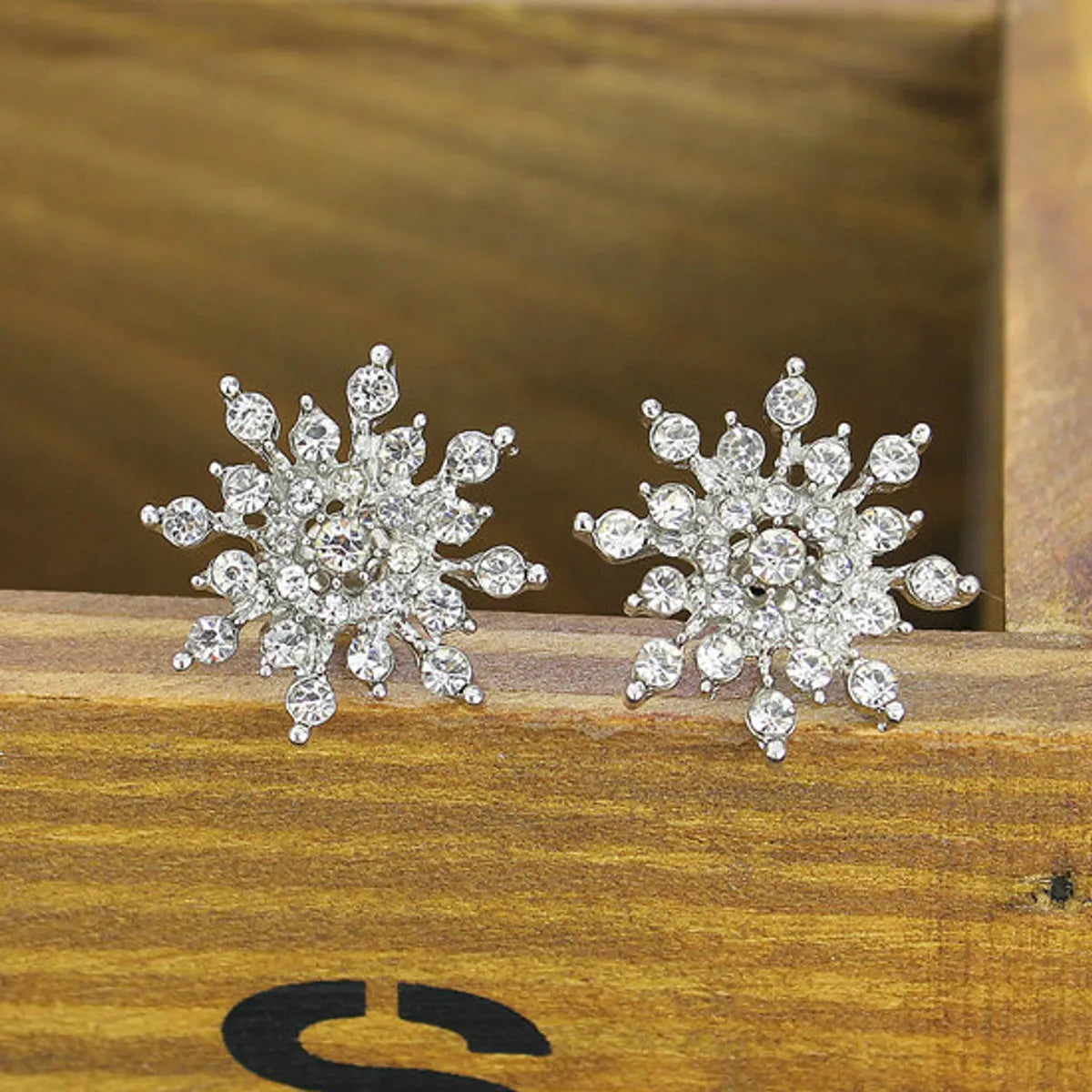 Rhinestone Bright Diamond Snow Stud Earrings