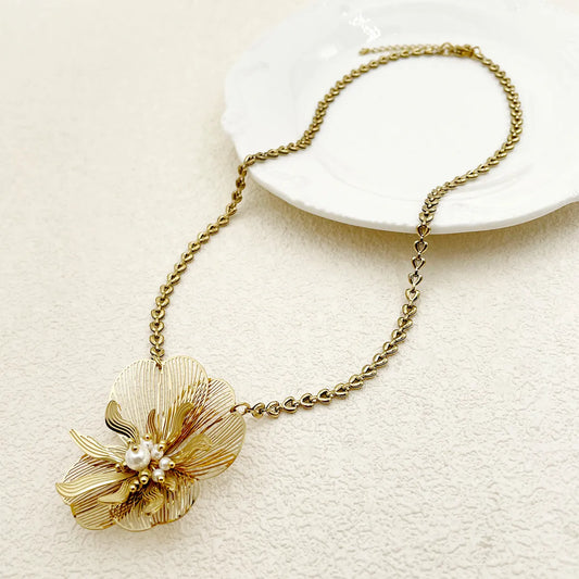 Roman Style Commute Flower Stainless Steel Plating Gold Plated Pendant Necklace