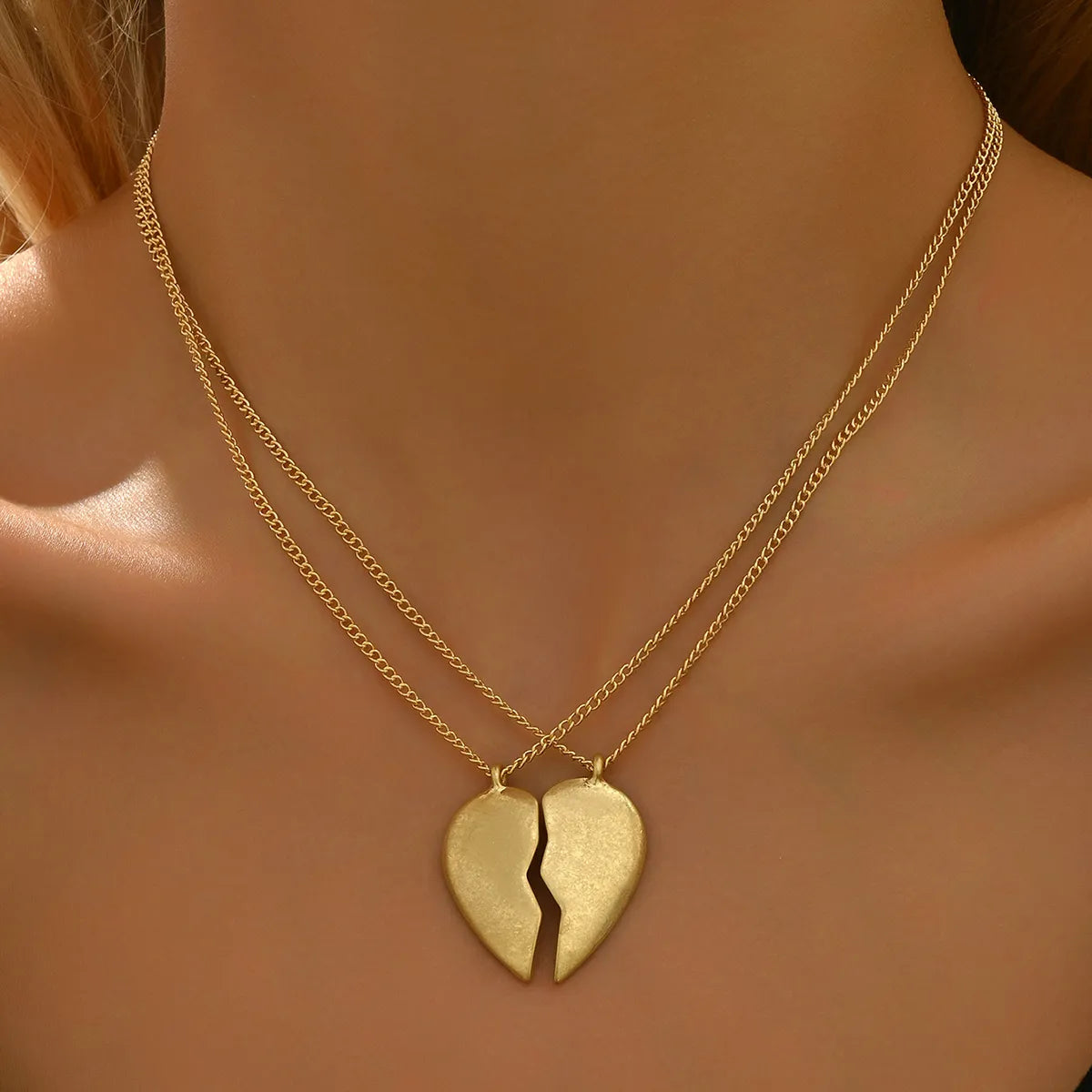 Romantic Heart Shape Alloy Iron Zinc Women's Pendant Necklace