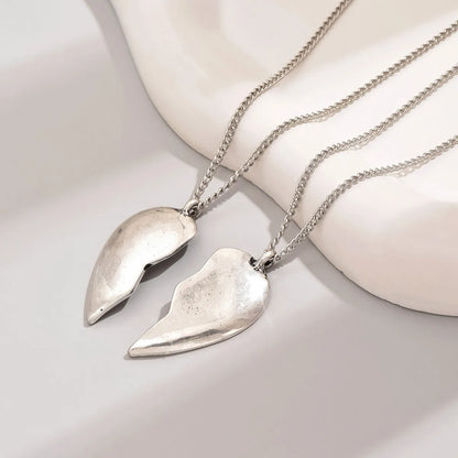 Romantic Heart Shape Alloy Iron Zinc Women's Pendant Necklace