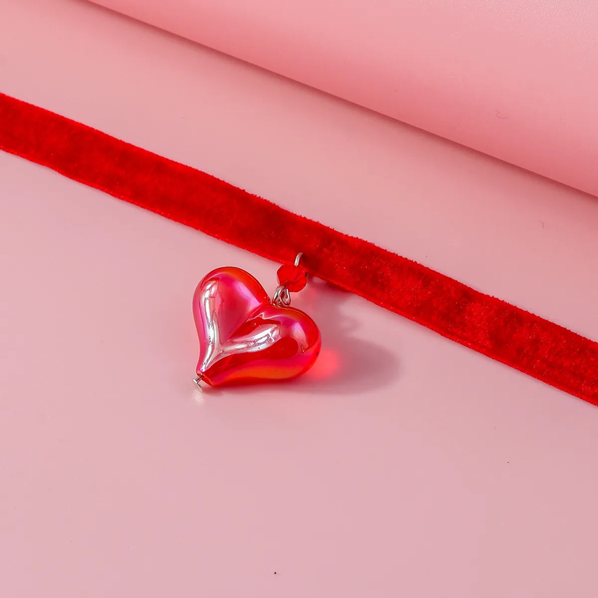 Romantic Heart Shape Velvet Synthetic Resin Valentine's Day Women's Choker