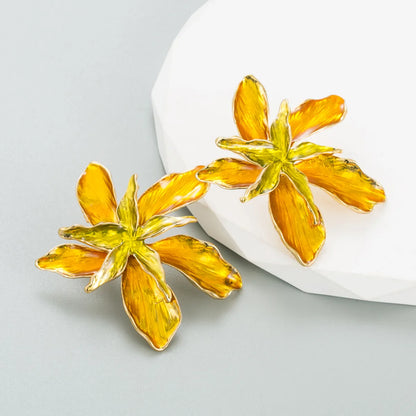 Romantic Petal Alloy Enamel Gold Plated Women'S Earrings 1 Pair