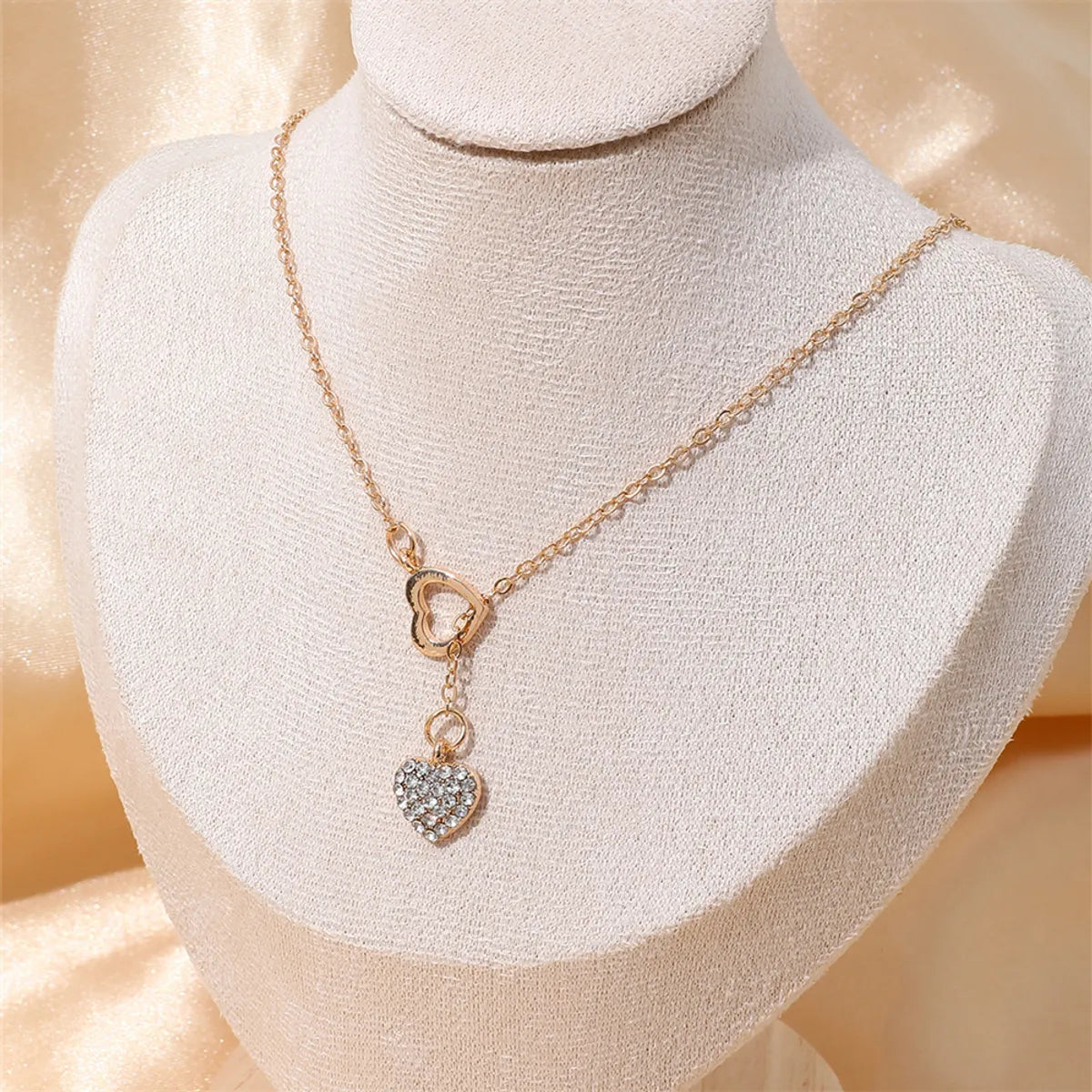 Romantic Sweet Shiny Heart Shape Rhinestones Alloy Iron Wholesale Pendant Necklace