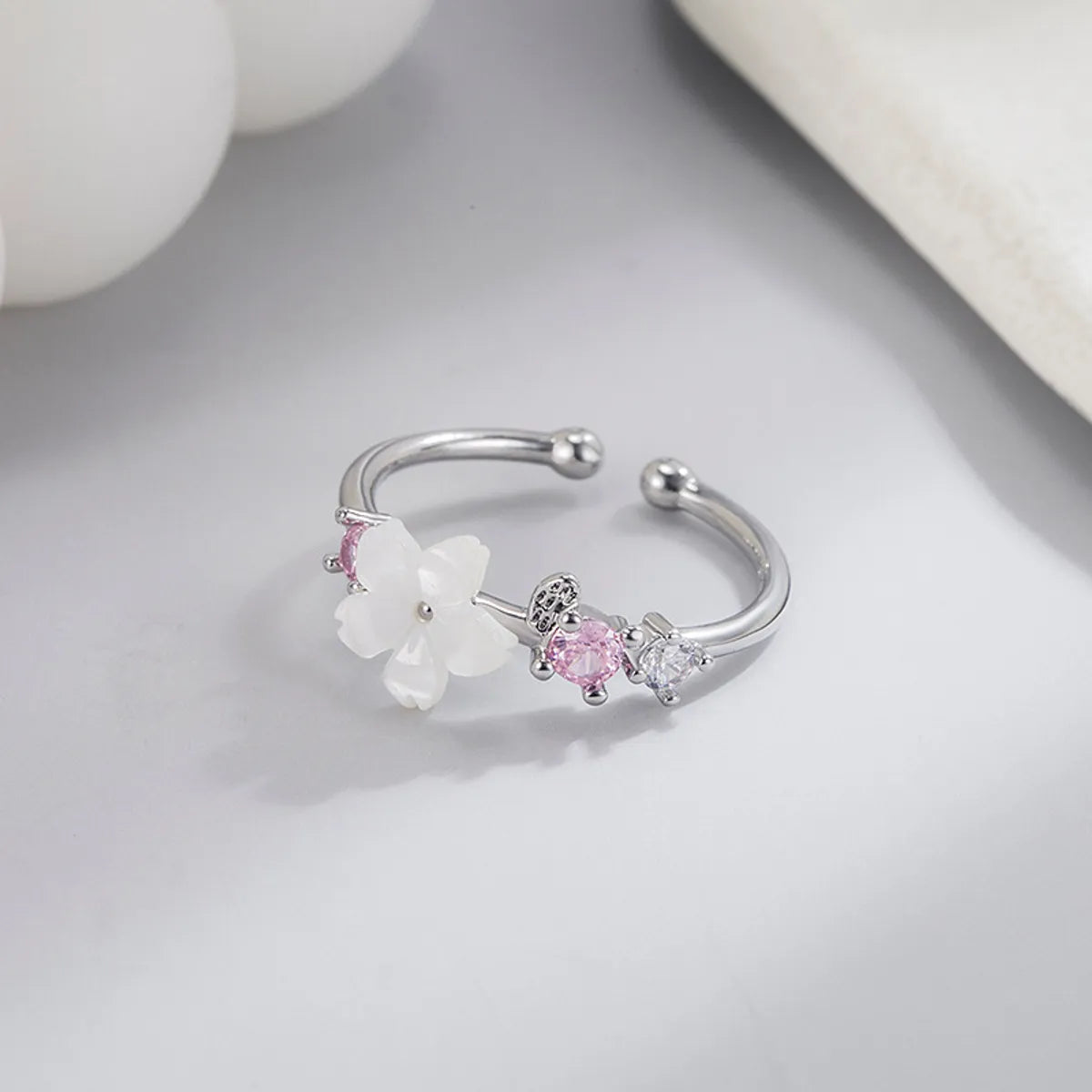 Shell Cherry Blossom Temperament Ring Female Special-interest Design Small Fresh Diamond Simple Korean Style Sweet Mori Hipster Fashion