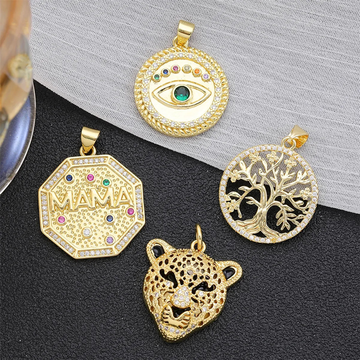 Shiny Devil'S Eye Tree Heart Shape Copper Plating Inlay Zircon 18k Gold Plated Charms