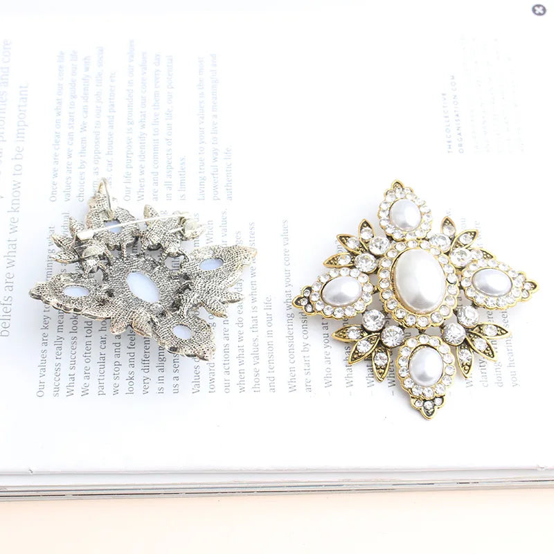 Shiny Pearl Alloy Inlay Rhinestones Women'S Brooches