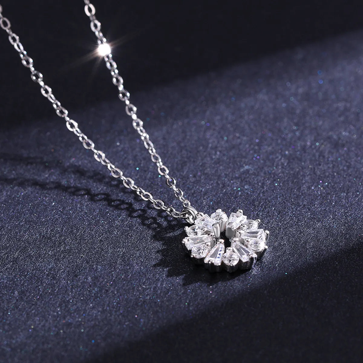 Shiny Snowflake Sterling Silver Plating Inlay Zircon Rhodium Plated Pendant Necklace