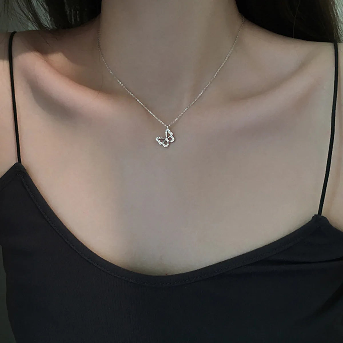 Silver Butterfly Simple Ladies Hollow Butterfly Pendant Diamond Clavicle Alloy Chain