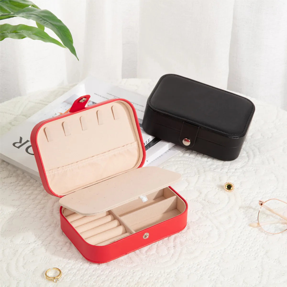 Simple Double-Layer Cosmetics Jewelry Box 16*11*5cm