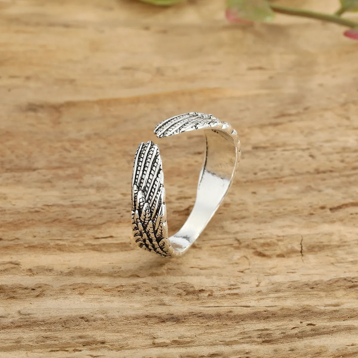 Simple Feather Octopus Open Ring