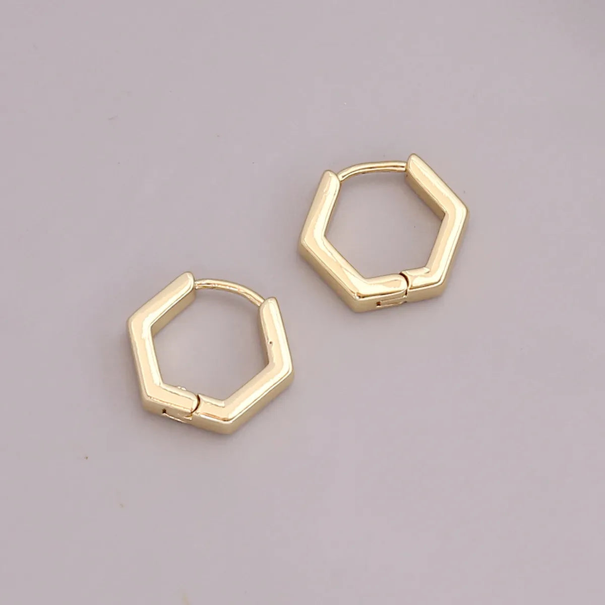 Europe And America Cross Border New Geometric Metal 18k Gold Earrings Simple Personality Gothic Stud Earrings Nightclub Earrings E360