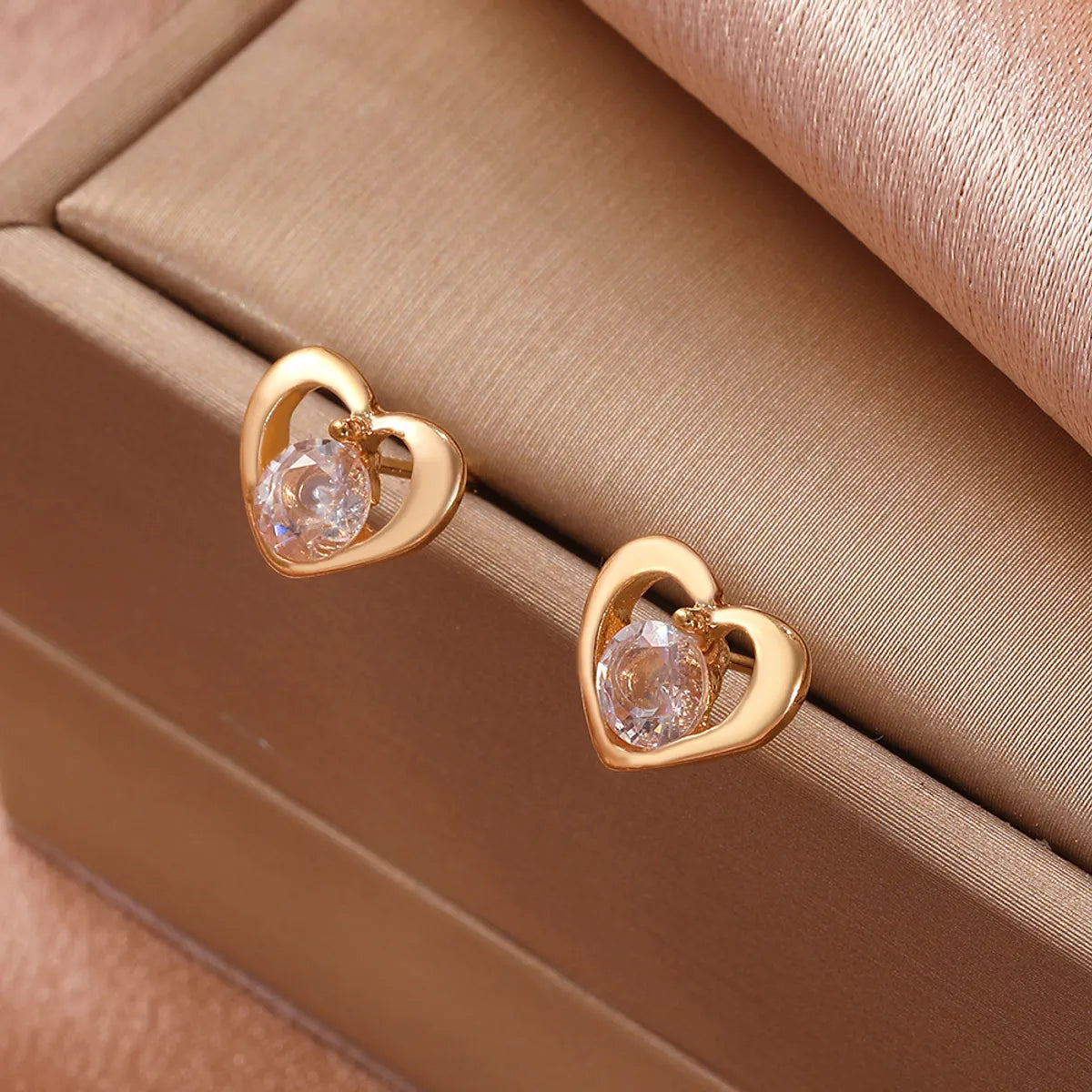 Simple Heart Fashion Metal Zircon Heart Copper Earrings