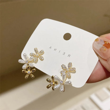 Simple Inlaid Zircon Pearl Flower Shaped Alloy Earrings Wholesale