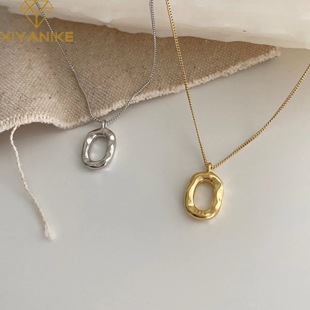 Simple Oval Donut Clavicle Chain Irregular Pattern Niche Design Necklace