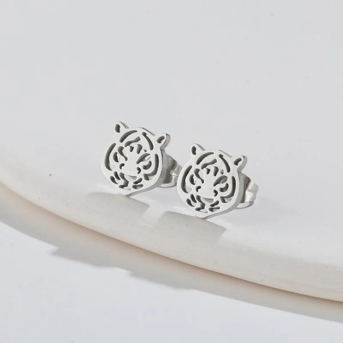 Simple Style Animal Titanium Steel Ear Studs Plating No Inlaid Stainless Steel Earrings