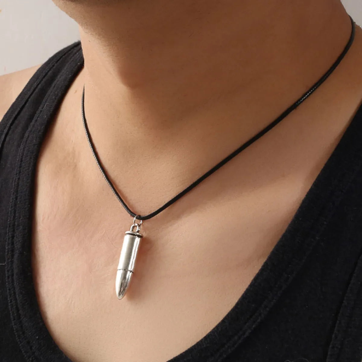 Simple Style Bullet Pu Rope Zinc Alloy Wholesale Pendant Necklace