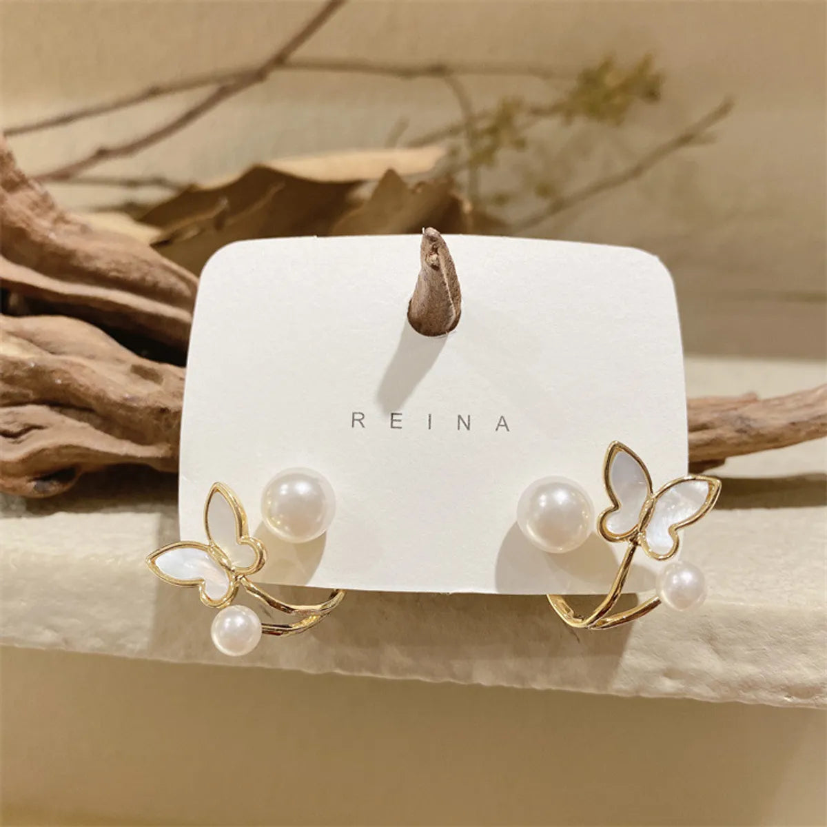 Simple Style Butterfly Alloy Inlay Artificial Pearls Ear Studs