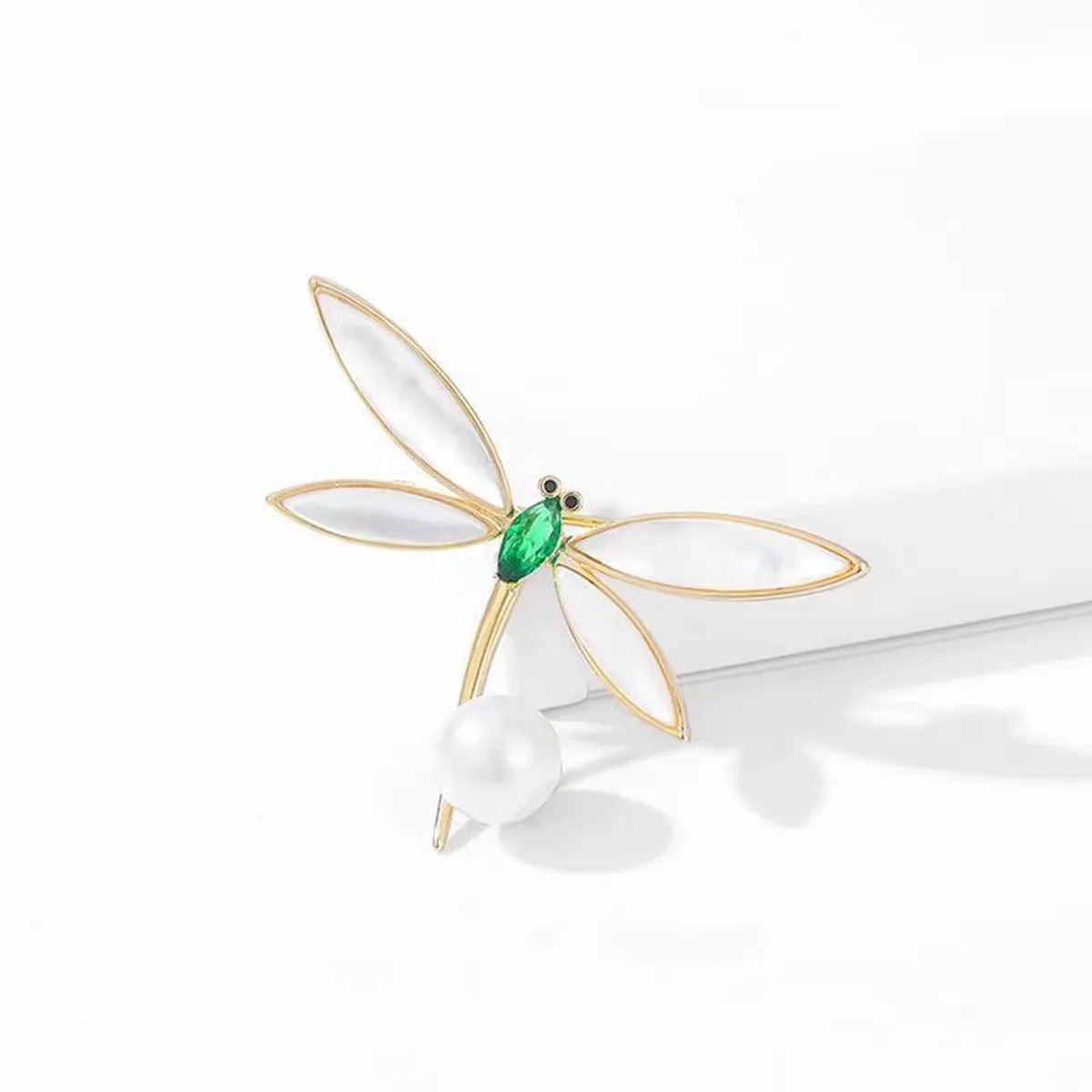 Simple Style Butterfly Alloy Plating Rhinestones Women'S Brooches 1 Piece