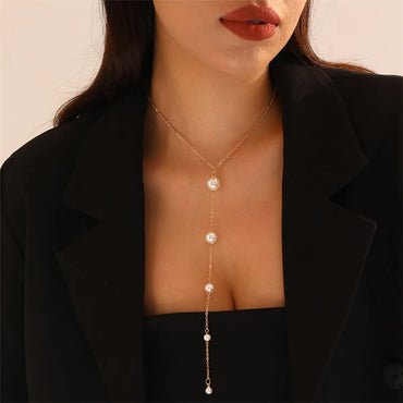 Simple Style Butterfly Imitation Pearl Alloy Wholesale Pendant Necklace