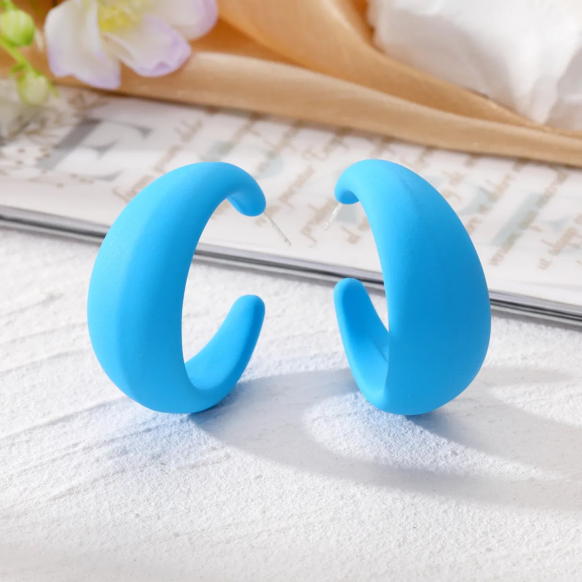 1 Pair Simple Style C Shape Solid Color Resin Ear Studs