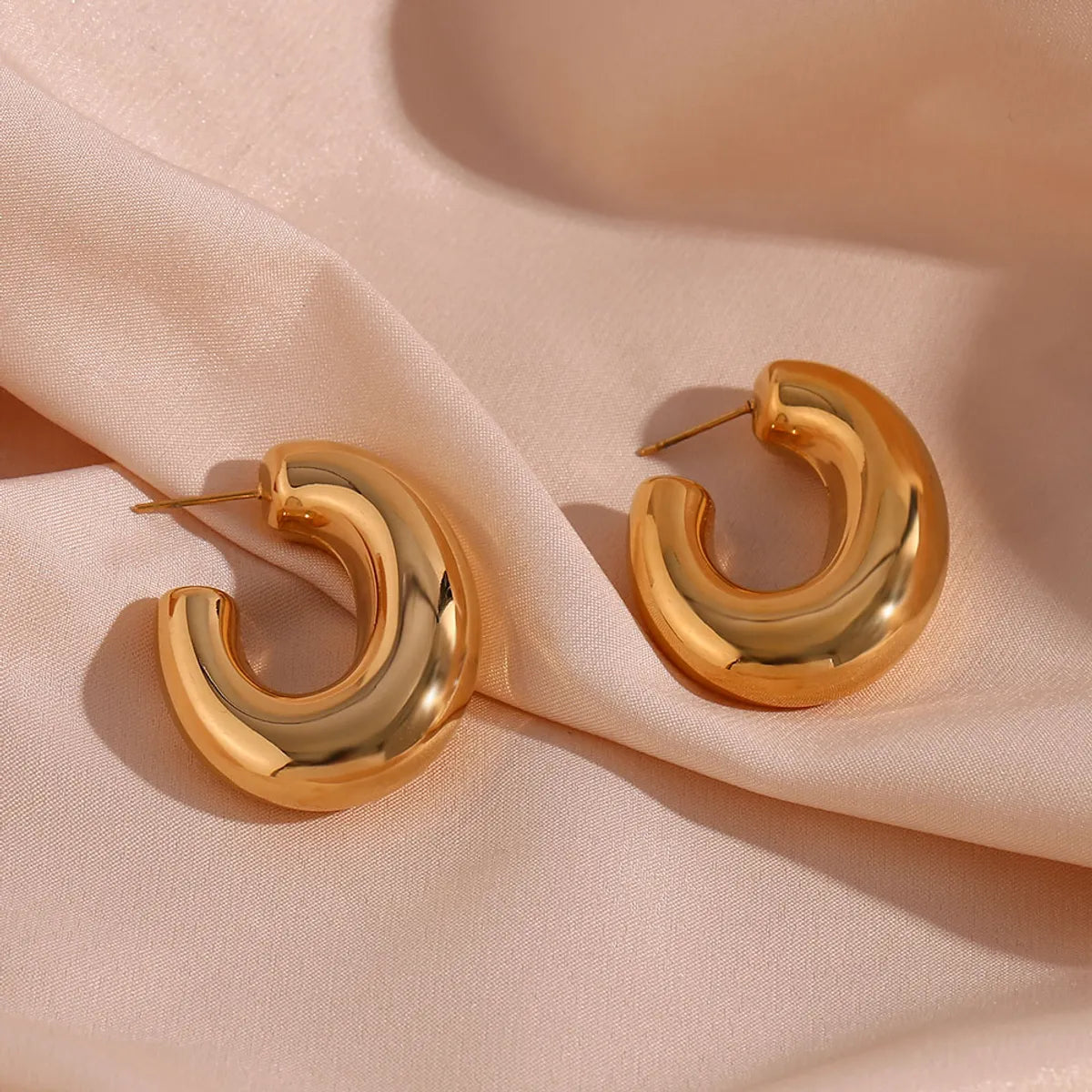 1 Pair Simple Style C Shape Plating Stainless Steel 18k Gold Plated Ear Studs