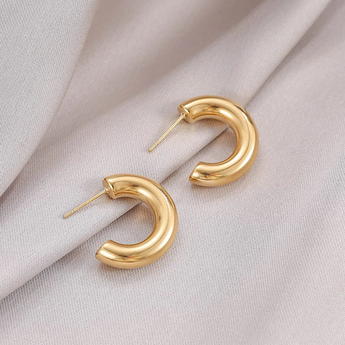 1 Pair Simple Style C Shape Plating Titanium Steel Earrings