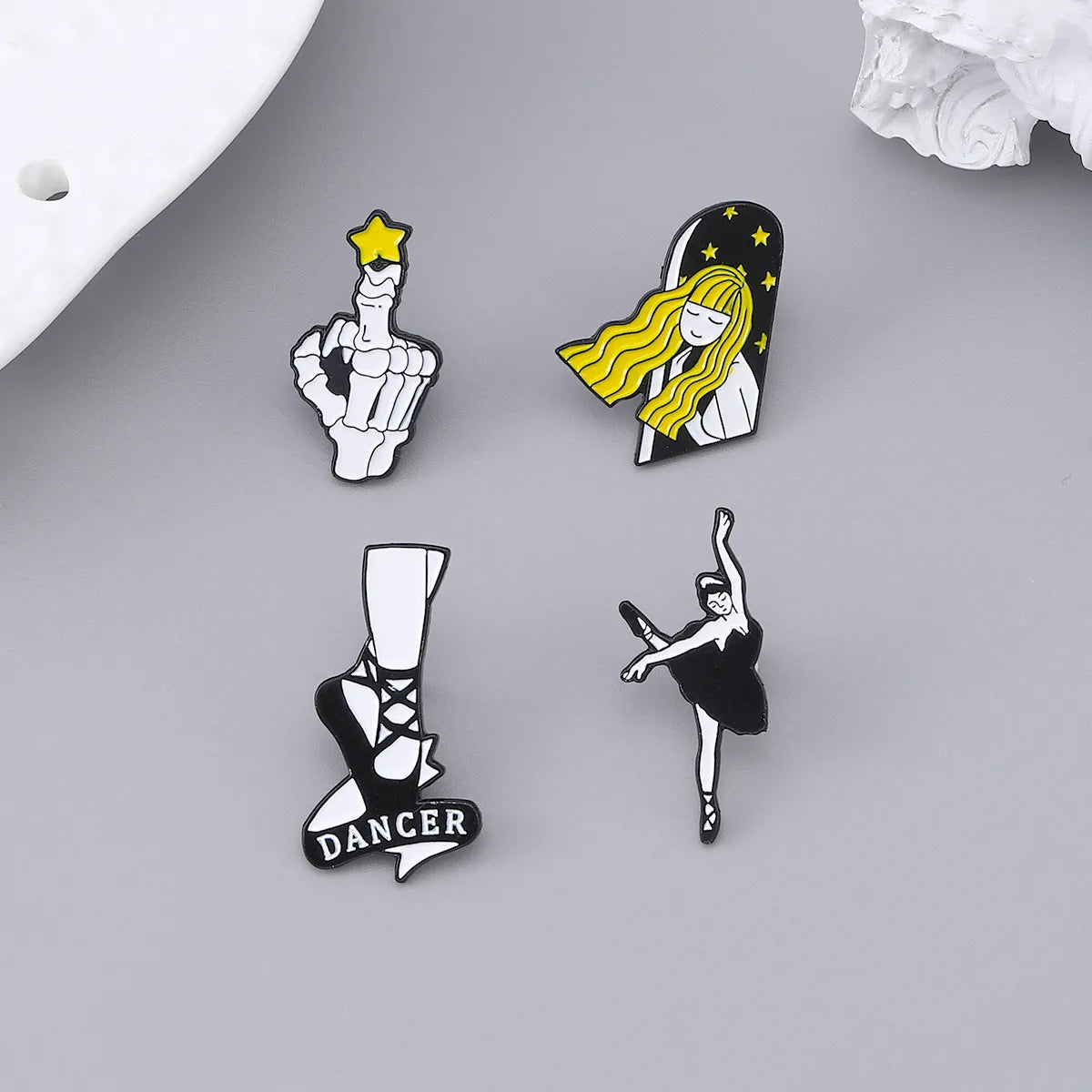 Simple Style Cartoon Character Zinc Alloy Stoving Varnish Unisex Brooches