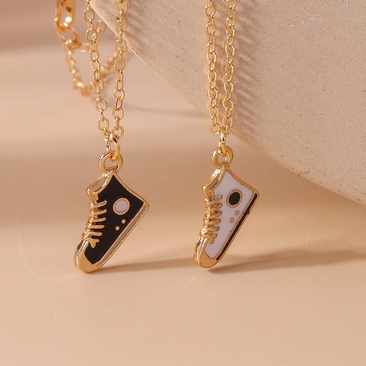 Simple Style Cat Zinc Alloy Women'S Pendant Necklace