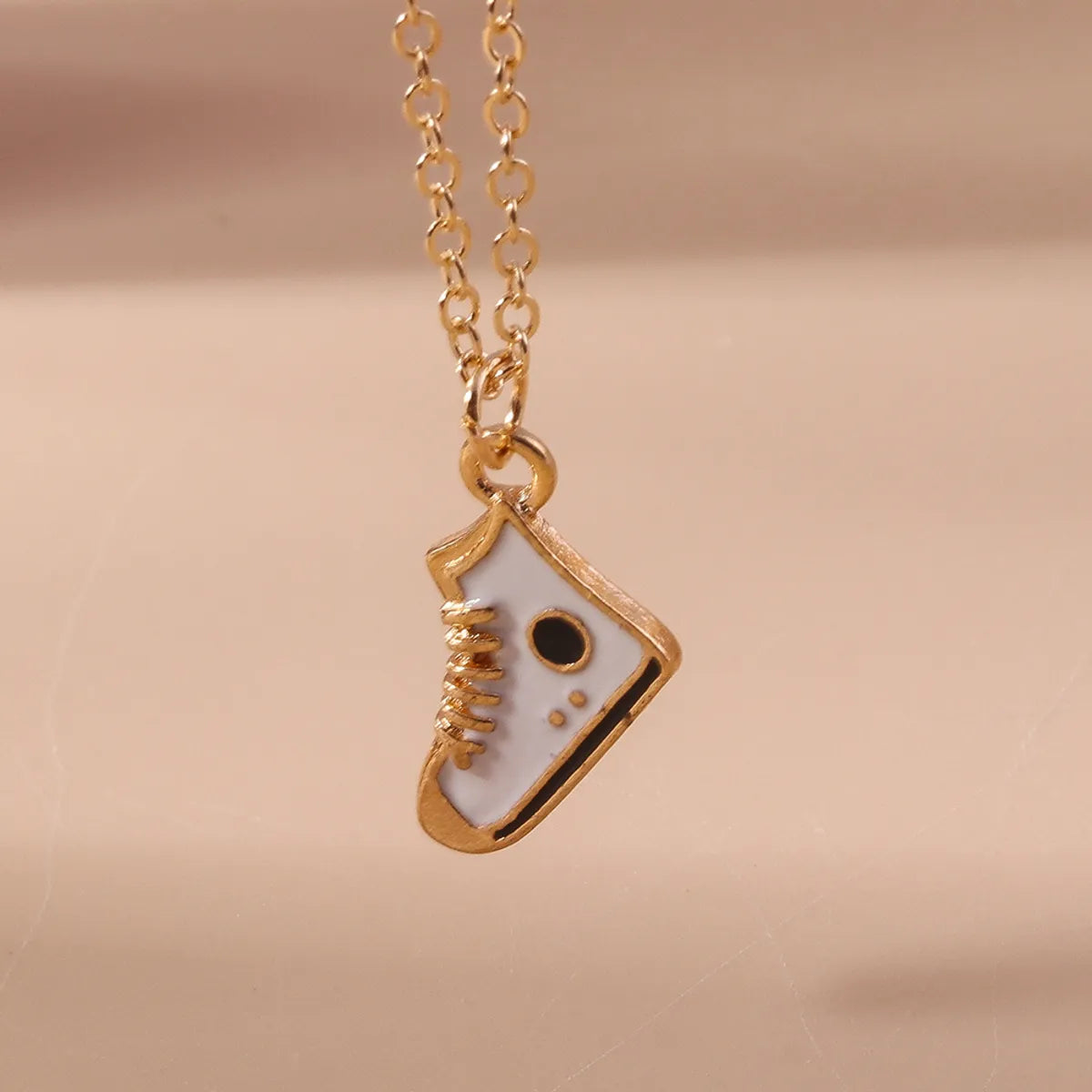 Simple Style Cat Zinc Alloy Women'S Pendant Necklace