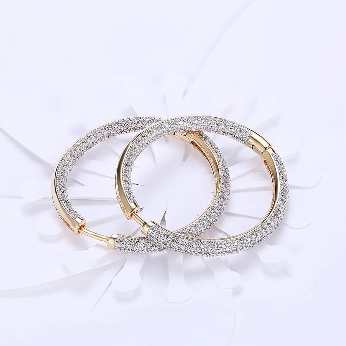 Simple Style Circle Brass Plating Zircon Earrings 1 Pair