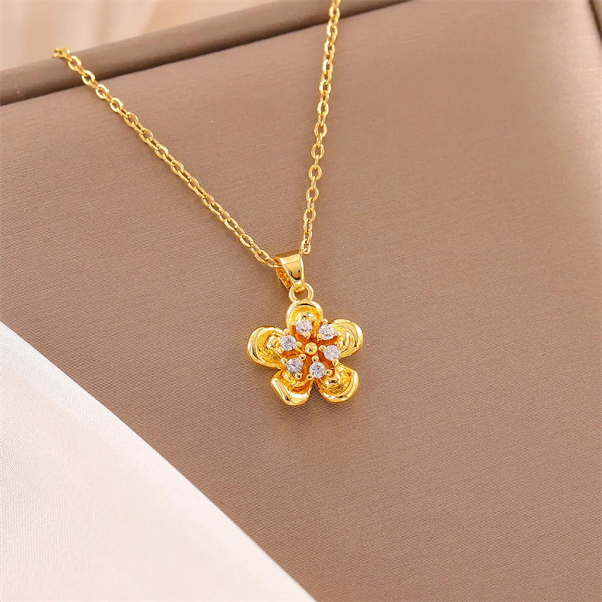 Stainless Steel Titanium Steel 18K Gold Plated Simple Style Plating Inlay Circle Heart Shape Flower Zircon Pendant Necklace