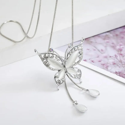 Simple Style Classic Style Butterfly Silver Plated Artificial Gemstones Rhinestones Glass Zinc Alloy Wholesale Pendant Necklace