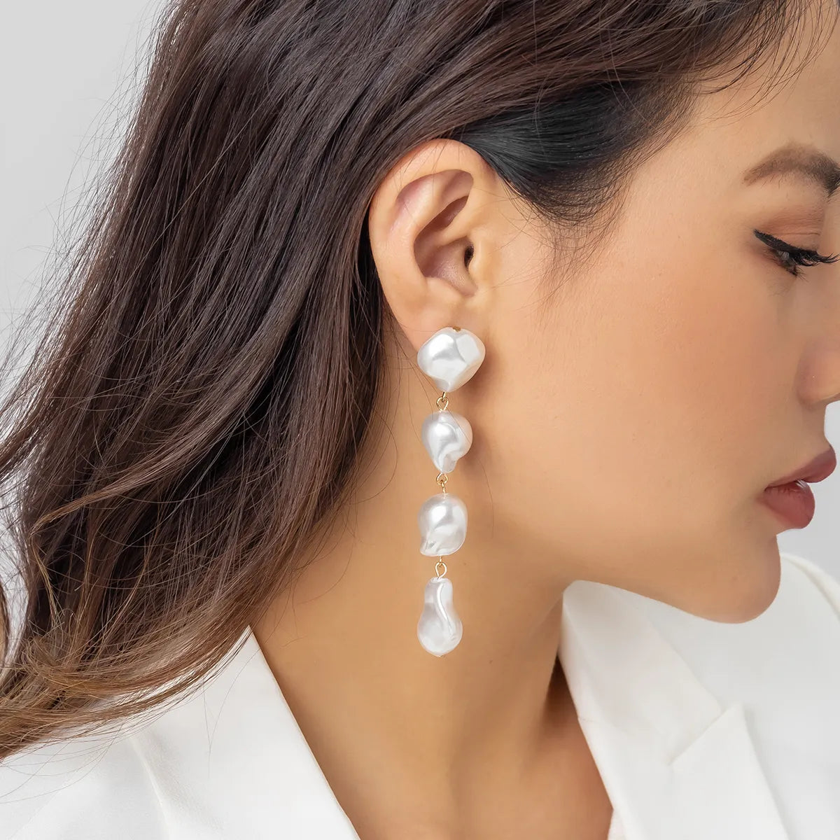 Simple Style Classic Style Commute Irregular Imitation Pearl Baroque Pearls Three-dimensional Artificial Pearls Women's Drop Earrings